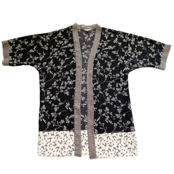 Maurices Kimono Top Open Front Mixed Print Black White Top Kimono Small Medium - Picture 4 of 16